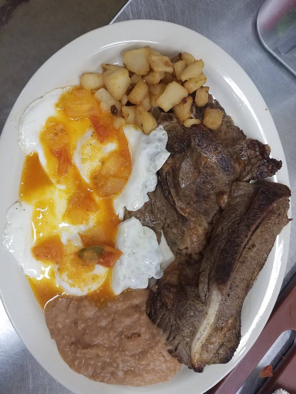 Karolinas Mexican Food | restaurant | 11510 US-281, San Antonio, TX 78221, USA | 2109735910 OR +1 210-973-5910