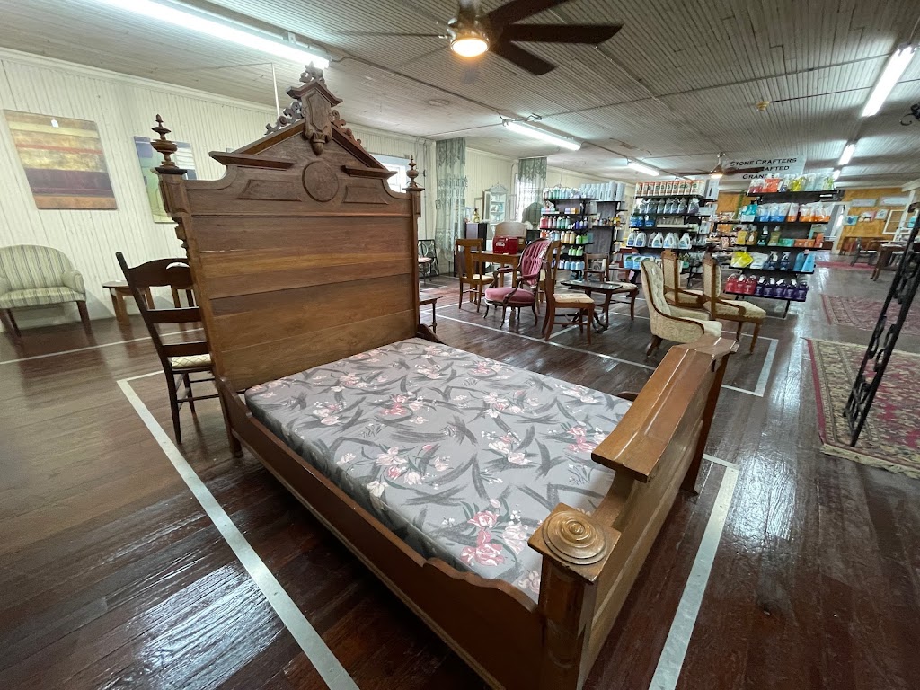 Griffins Antiques & Main Street Market | restaurant | 228 SW Main St, Bunkie, LA 71322, USA | 3183465005 OR +1 318-346-5005