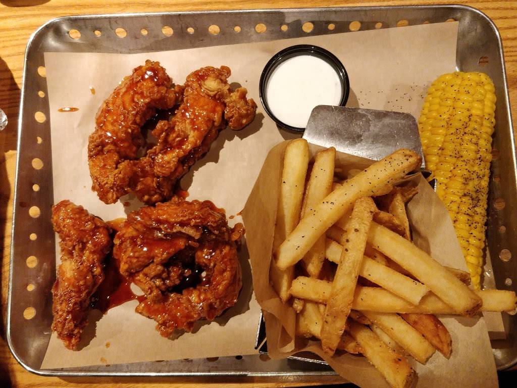 Chilis Grill & Bar | meal takeaway | 303 Semoran Blvd, Winter Park, FL 32792, USA | 4076797669 OR +1 407-679-7669