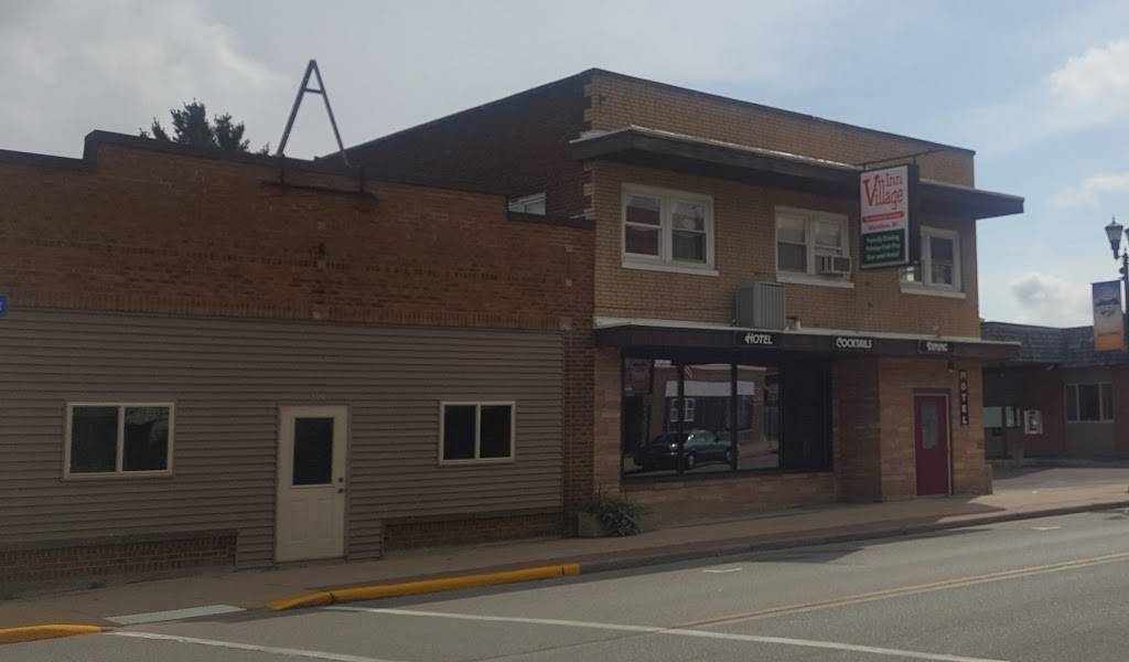 Village Inn | restaurant | 304 Main St, Marathon City, WI 54448, USA | 7154432000 OR +1 715-443-2000