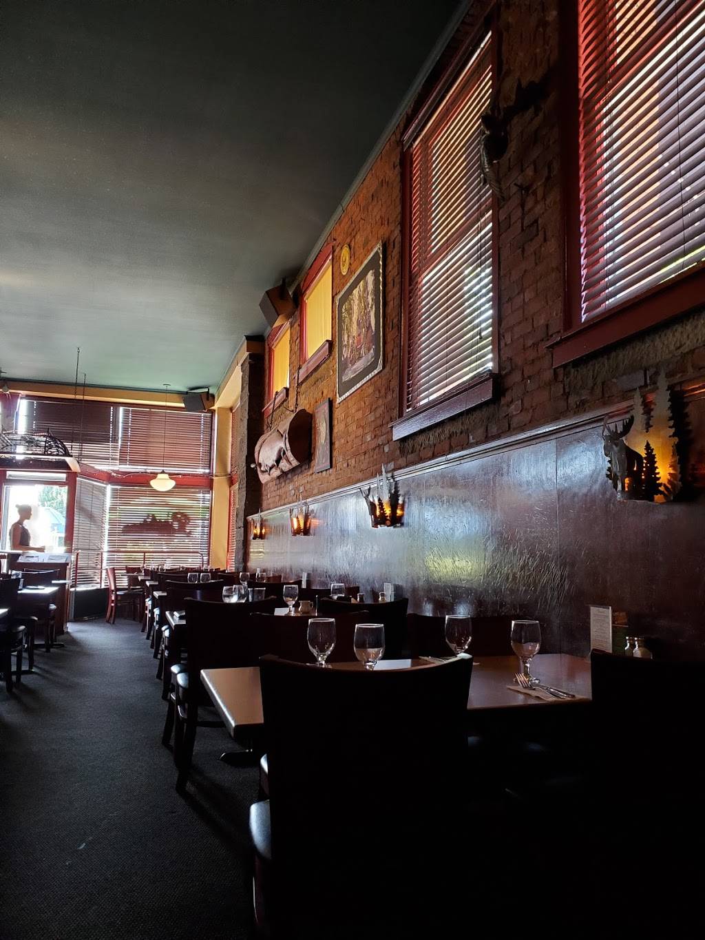 Bucks American Cafe | restaurant | 2901 Hewitt Ave, Everett, WA 98201, USA | 4252581351 OR +1 425-258-1351