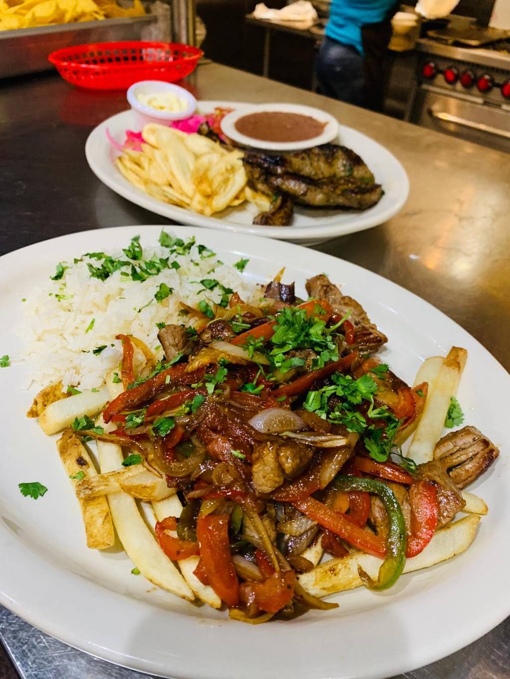 La Catrachada Mexican & latino grill | restaurant | 737 Dolly Parton Pkwy, Sevierville, TN 37862, USA | 8653651834 OR +1 865-365-1834