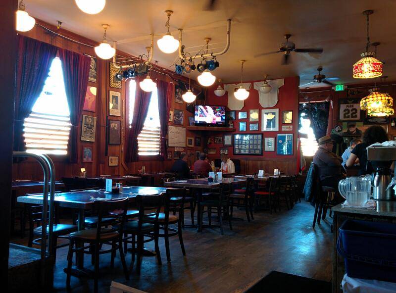 Connecticut Yankee | restaurant | 100 Connecticut St, San Francisco, CA 94107, USA | 4155524440 OR +1 415-552-4440