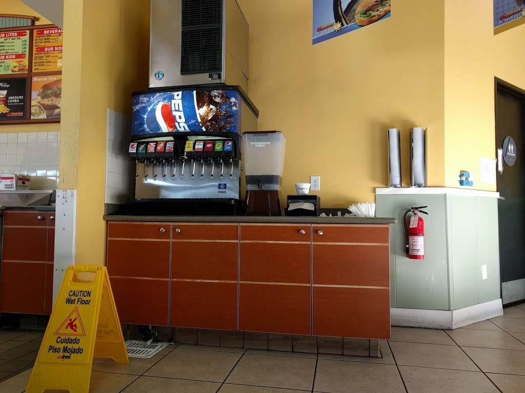 Submarina | restaurant | 29261 Central Ave, Lake Elsinore, CA 92532, USA | 9514710300 OR +1 951-471-0300
