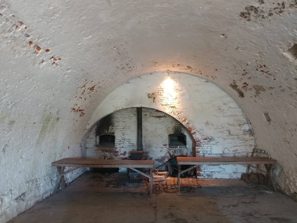 Fort Mifflin | restaurant | 1 Fort Mifflin Rd, Philadelphia, PA 19153, USA | 2156854167 OR +1 215-685-4167