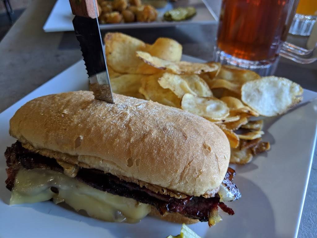 The Gym Bar & Grill | restaurant | 833 Water St, Sauk City, WI 53583, USA | 6086432001 OR +1 608-643-2001