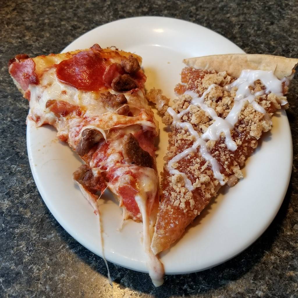 Pizza Hut | meal takeaway | 1590 E Chestnut St, Canton, IL 61520, USA | 3096476888 OR +1 309-647-6888