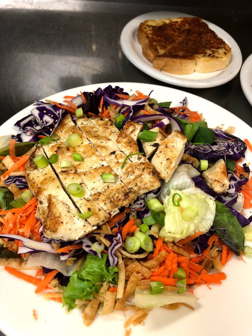 VIPS CAFE RESTAURANT | cafe | 29997 Canyon Hills Rd, Lake Elsinore, CA 92532, USA | 9512446677 OR +1 951-244-6677