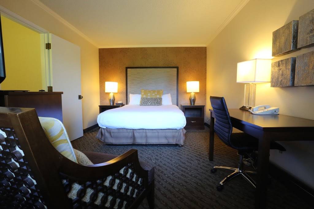 Valley River Inn | restaurant | 1000 Valley River Way, Eugene, OR 97401, USA | 5417431000 OR +1 541-743-1000