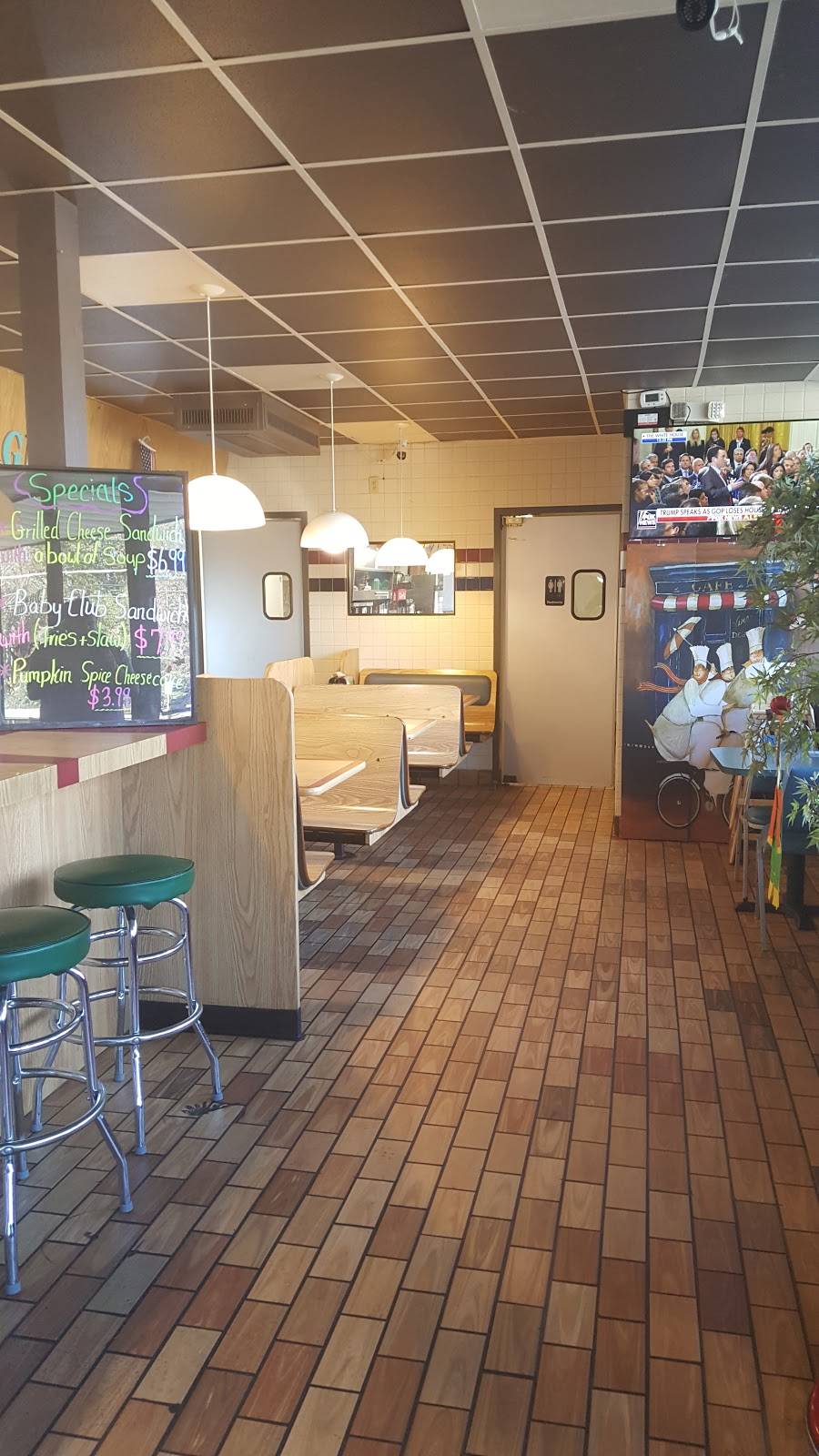 Moses Grill | restaurant | 2829 Gentry Memorial Hwy, Pickens, SC 29671, USA | 8645070301 OR +1 864-507-0301