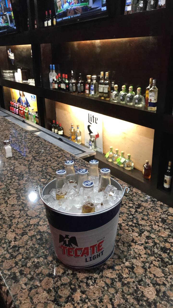 La Barra Bar & Grill | restaurant | 416 Richey St, Pasadena, TX 77506, USA | 2815012250 OR +1 281-501-2250