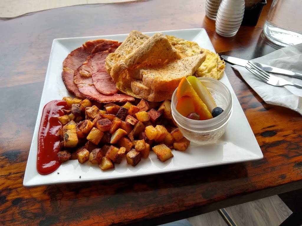 Brick Farm Breakfast | restaurant | 2116 Danforth Ave, Toronto, ON M4C 1J9, Canada | 4164210797 OR +1 416-421-0797