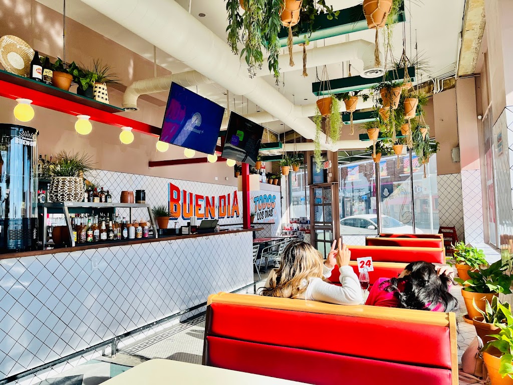 Buen Dia Chilaquiles | restaurant | 801 N Piedras St, El Paso, TX 79903, USA | 9152198503 OR +1 915-219-8503