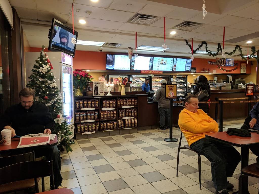 Dunkin Donuts | cafe | 2458 Jericho Turnpike, Garden City Park, NY 11040, USA | 5162486207 OR +1 516-248-6207