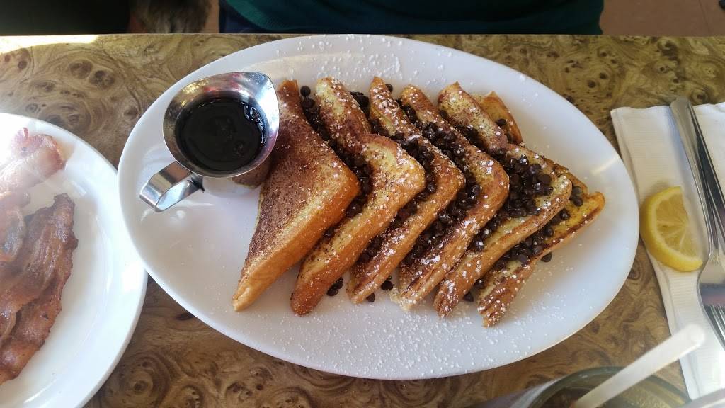 Uncle Charlies Finer Diner | restaurant | 1496 Main St, Weymouth, MA 02190, USA | 7813373889 OR +1 781-337-3889