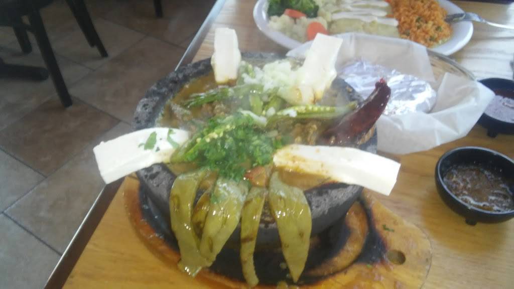 La Corona Bar And Grill | restaurant | 16623 Sherman Way, Van Nuys, CA 91406, USA | 8188496485 OR +1 818-849-6485