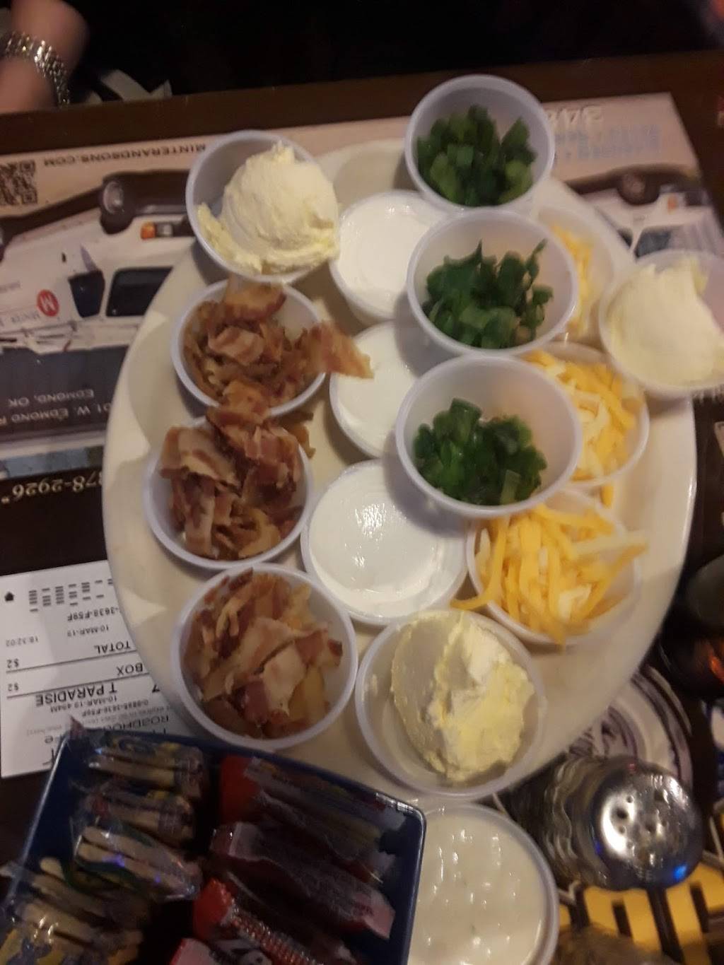 Thunder Roadhouse Cafe | restaurant | 900 W Memorial Rd, Oklahoma City, OK 73114, USA | 4057526073 OR +1 405-752-6073