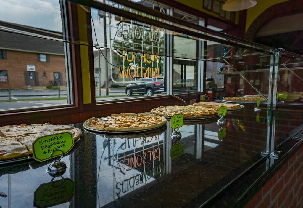 Sals Pizza And Italian Restaurant | restaurant | 920 W Main St, New Holland, PA 17557, USA | 7176617200 OR +1 717-661-7200