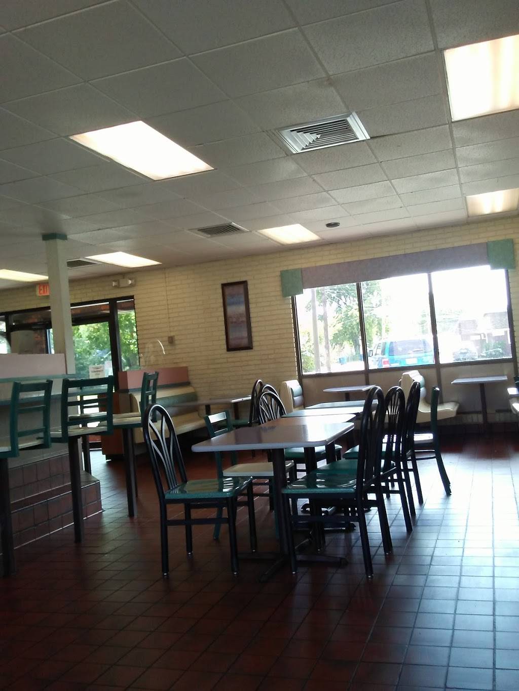 McDonalds | cafe | 810 E Broadway, Centralia, IL 62801, USA | 6185326511 OR +1 618-532-6511