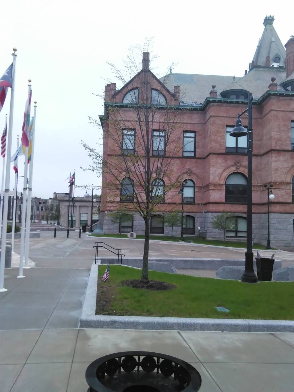 The Spot Bar & Lounge | restaurant | 133 N Main St, Brockton, MA 02301, USA | 6177923607 OR +1 617-792-3607