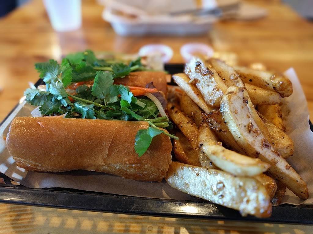 Blurr Kitchen | restaurant | 2374 El Camino Real, Santa Clara, CA 95050, USA | 4082431868 OR +1 408-243-1868