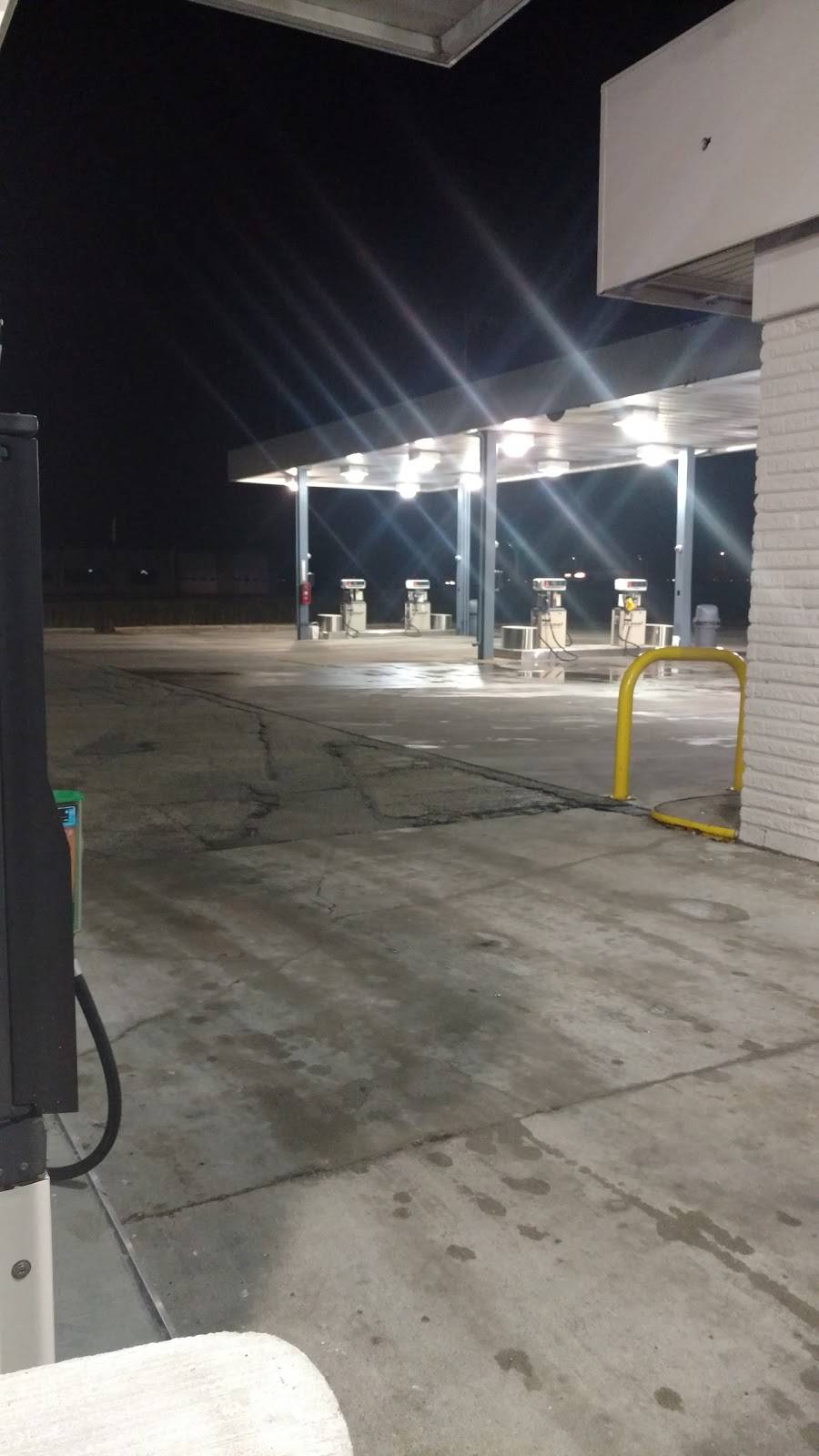 BP | restaurant | 1401 E 1700 North Rd, US-24 W, Gilman, IL 60938, USA | 8152654702 OR +1 815-265-4702