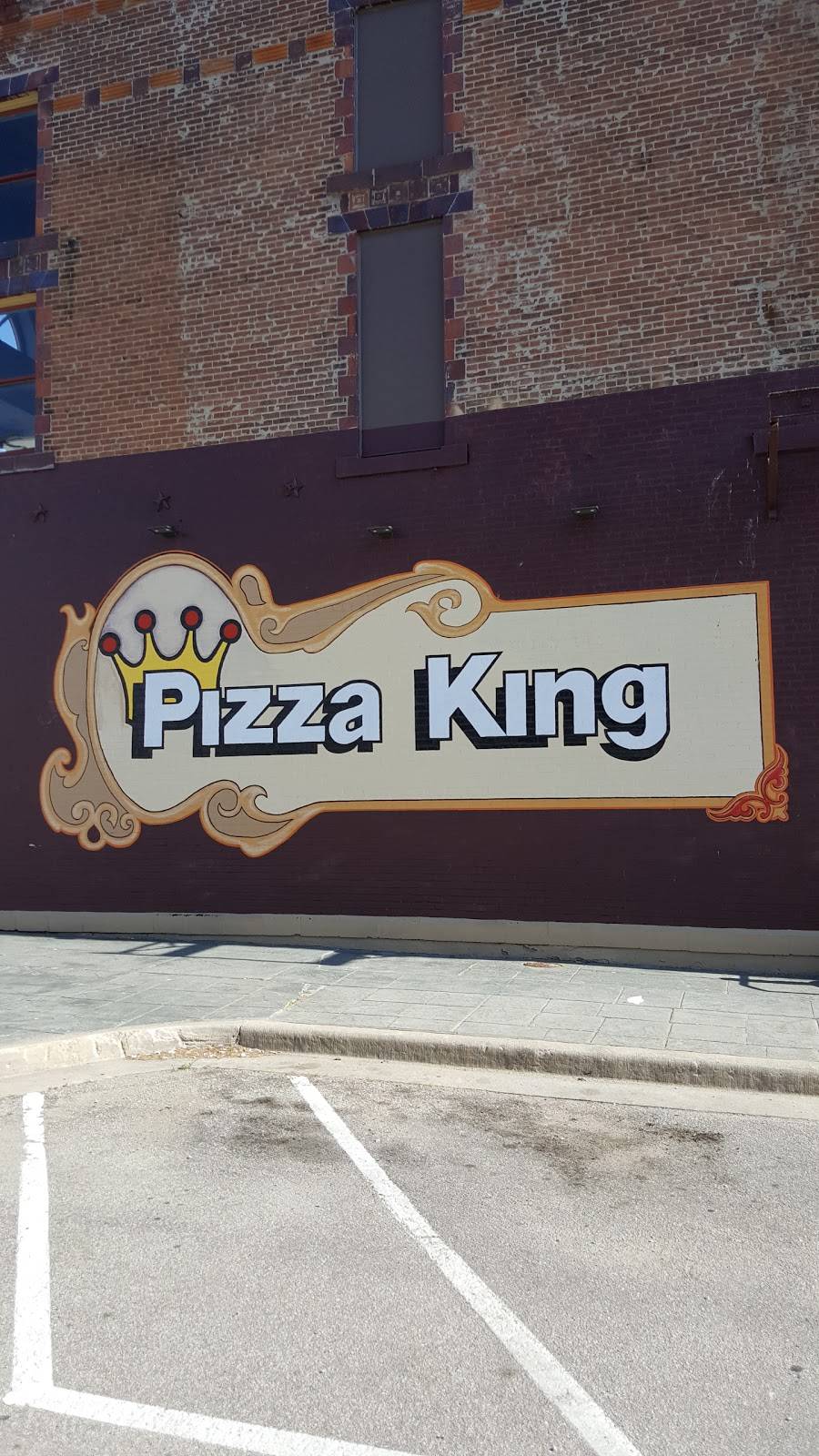 Pizza King | restaurant | 100 S Main St, Farmland, IN 47340, USA | 7654687577 OR +1 765-468-7577