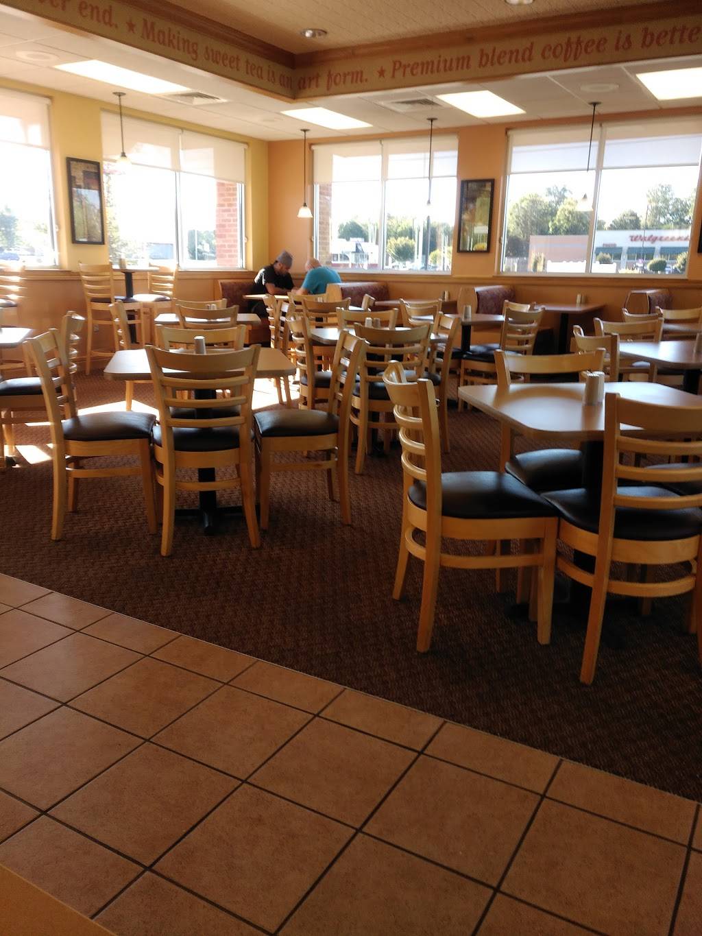 Bojangles Famous Chicken n Biscuits | restaurant | 4505 US-411, Madisonville, TN 37354, USA | 4234424156 OR +1 423-442-4156