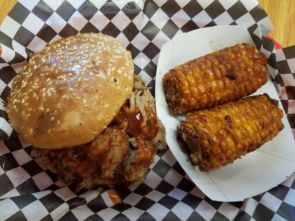 Big Woodys BBQ | restaurant | 1821 Zumbehl Rd, St Charles, MO 63303, USA | 6367244227 OR +1 636-724-4227