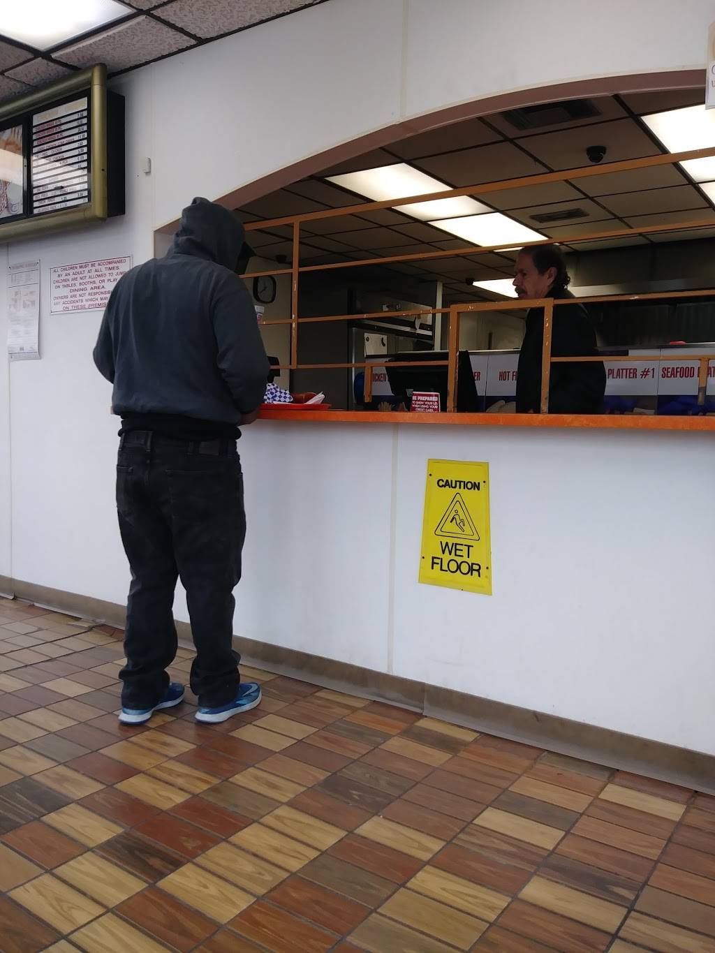 Freds Fish Fry | restaurant | 425 S Zarzamora St, San Antonio, TX 78207, USA | 2104348288 OR +1 210-434-8288