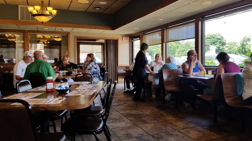 Eagle Inn - Sauk Prairie | bakery | 655 Water St, Prairie Du Sac, WI 53578, USA | 6086434516 OR +1 608-643-4516