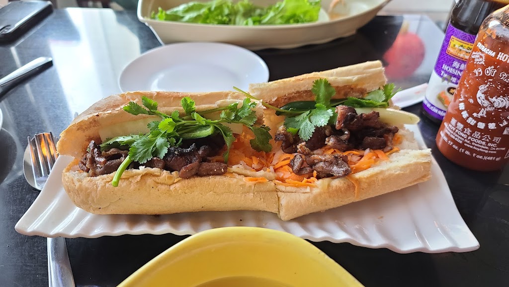 Vietnam Coast Restaurant | restaurant | 2910 Hillcroft Ave, Houston, TX 77057, USA | 7132660884 OR +1 713-266-0884