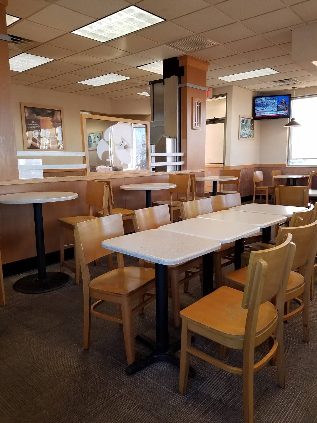 Wendys | restaurant | 2804 Commerce Dr, Coralville, IA 52241, USA | 3195453095 OR +1 319-545-3095