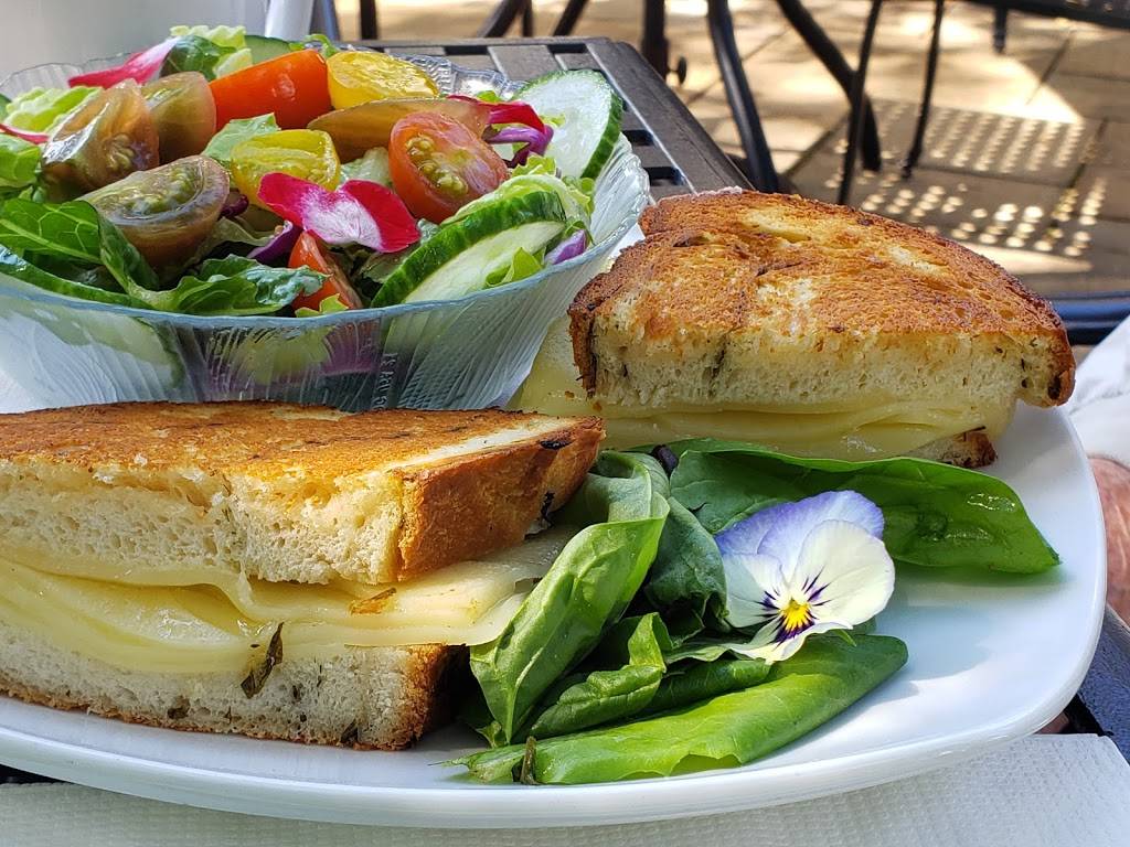 Garden Cafe | restaurant | 886 US-31, Kewadin, MI 49648, USA | 2315992824 OR +1 231-599-2824