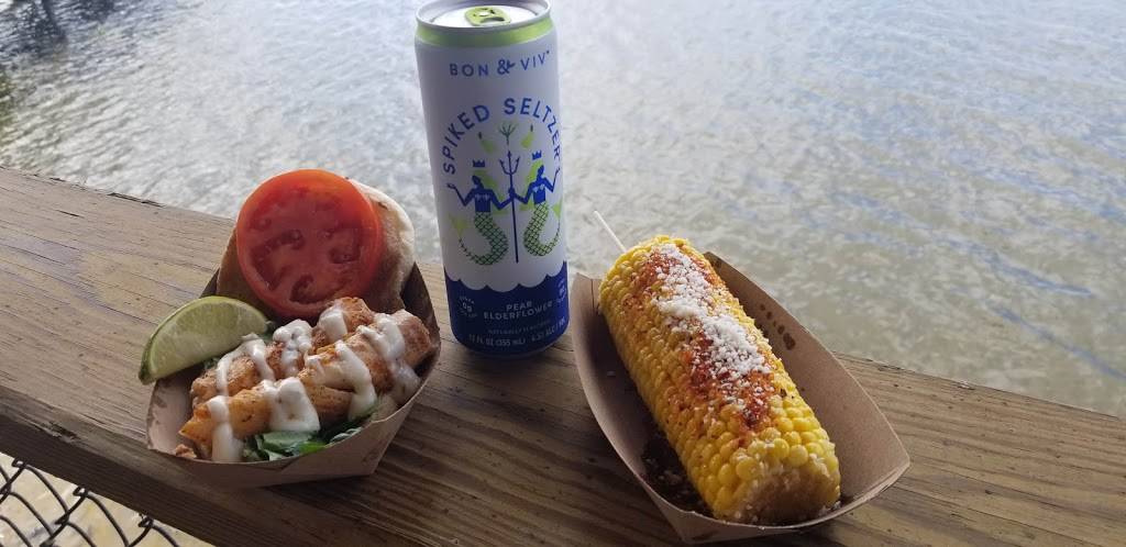 Tantrums Lakeside Grill | restaurant | 330 Denton Ave, Auburndale, FL 33823, USA | 8638753974 OR +1 863-875-3974