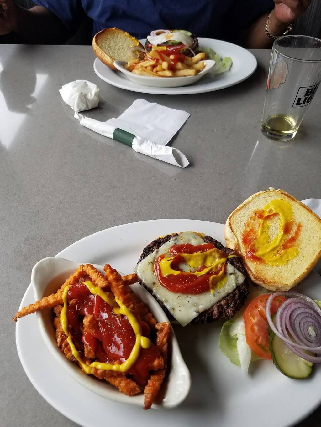 Jamesons Pub | restaurant | 2755 Black Rd, Joliet, IL 60435, USA | 8157290000 OR +1 815-729-0000