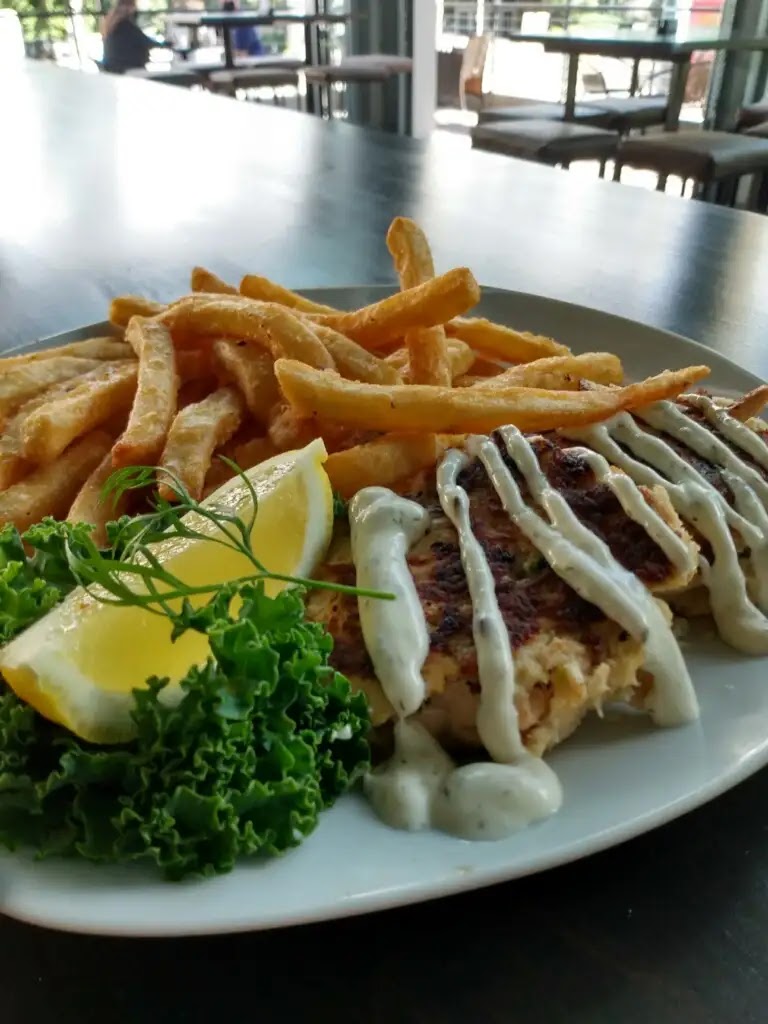 Cairde Public House & Bar | restaurant | 701 5th Ave N #100, Seattle, WA 98109, USA | 2062574217 OR +1 206-257-4217