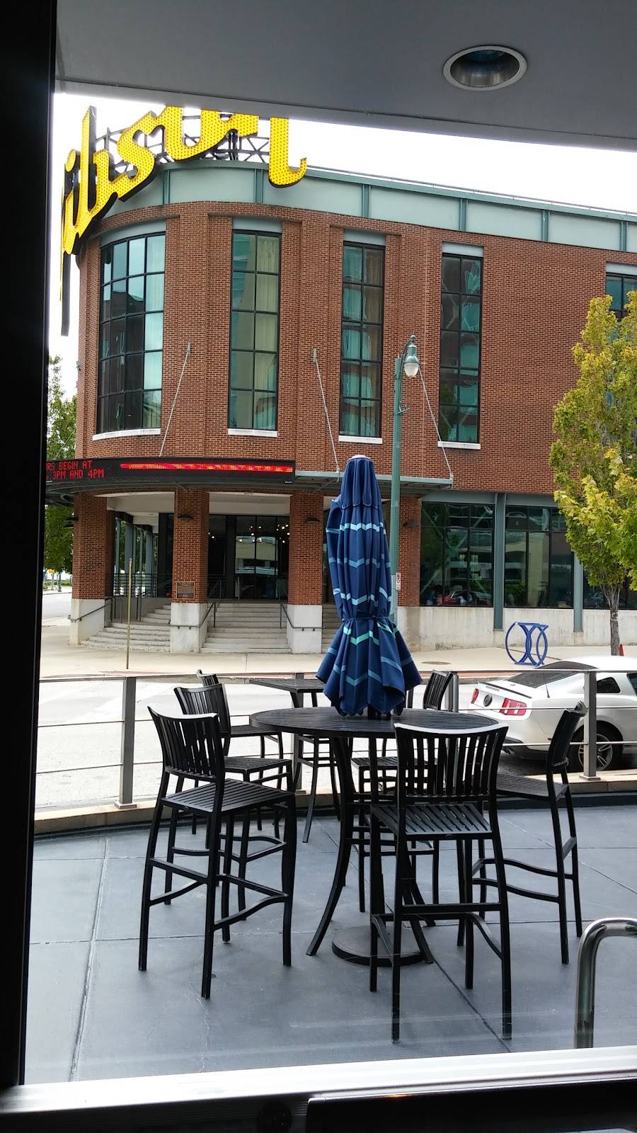 Bleu Restaurant & Lounge | night club | 221 S B.B. King Blvd, Memphis, TN 38103, USA | 9013345950 OR +1 901-334-5950