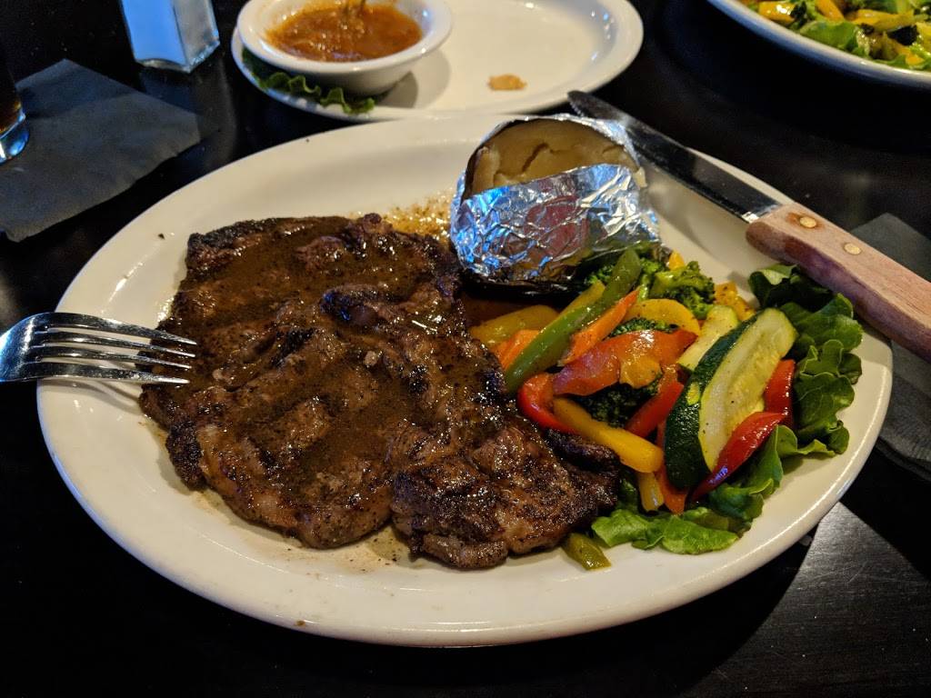 Mr Cs Supper Club | restaurant | 282 W View Point Dr, Nogales, AZ 85621, USA | 5202819000 OR +1 520-281-9000