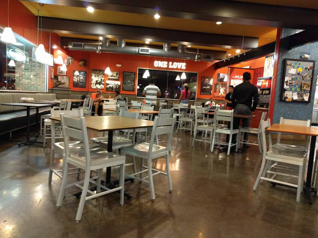 Raising Canes Chicken Fingers | meal takeaway | 919 S Clearview Pkwy, Jefferson, LA 70121, USA | 5042162424 OR +1 504-216-2424