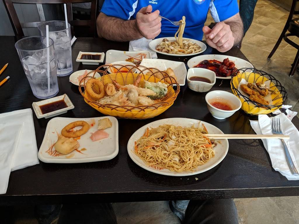 QQ Sushi | restaurant | 52 Kent St W, Lindsay, ON K9V 3Z7, Canada | 7058781188 OR +1 705-878-1188