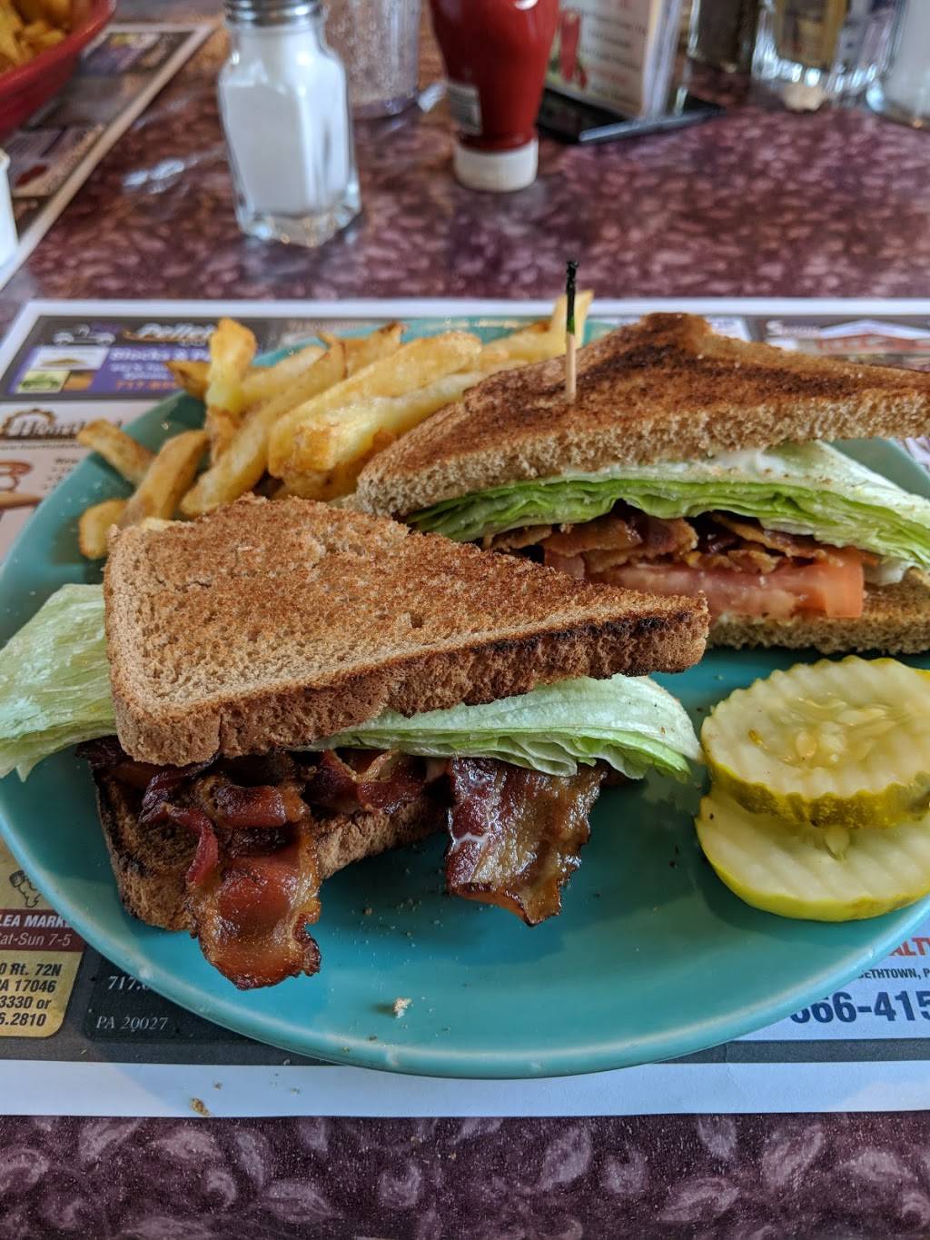 Brickerville House Family Restaurant | restaurant | 2 E 28th Division Hwy, Lititz, PA 17543, USA | 7176252525 OR +1 717-625-2525