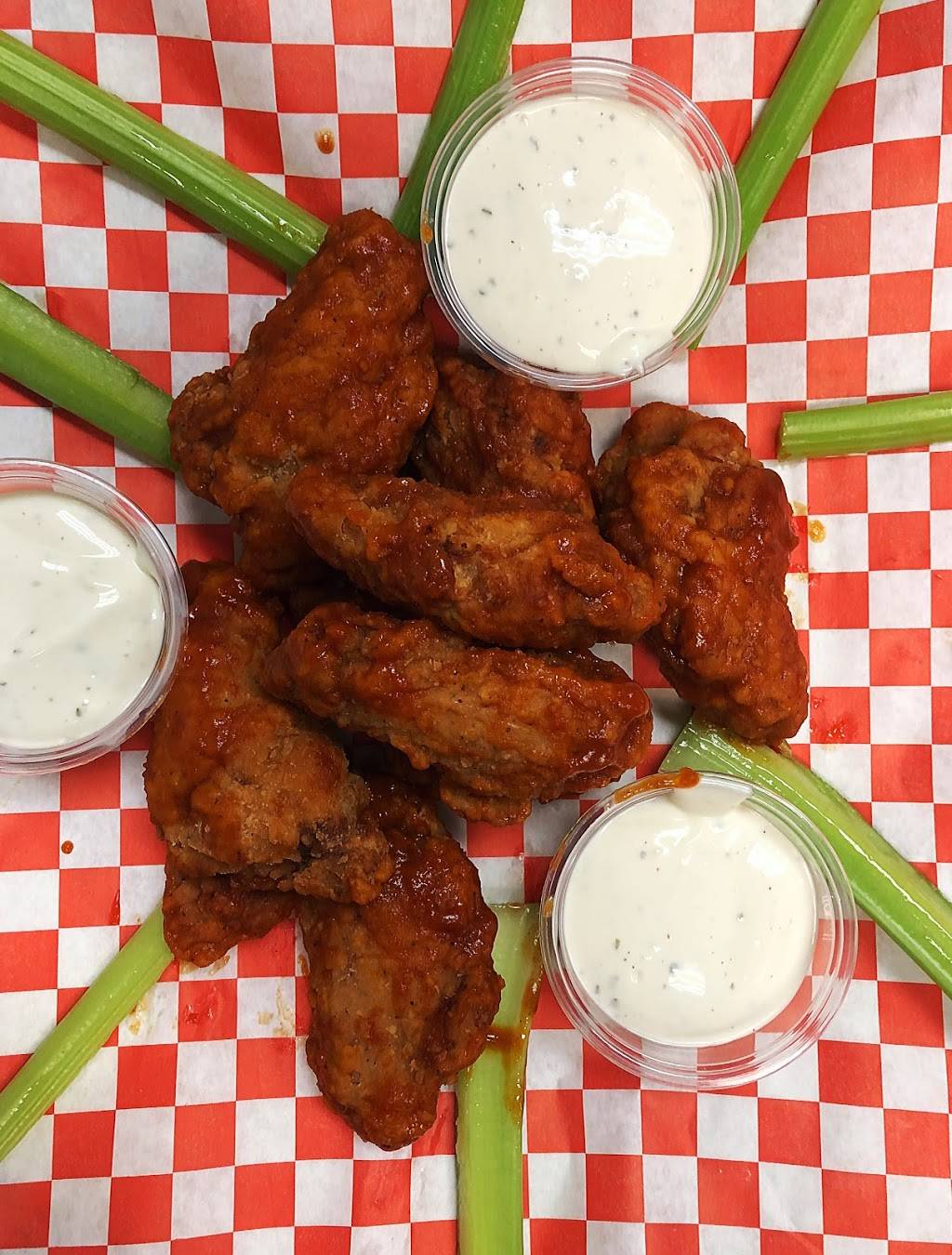 Rockys Family Bar & Grill | restaurant | 3821 W Magnolia Blvd, Burbank, CA 91505, USA | 8188430227 OR +1 818-843-0227