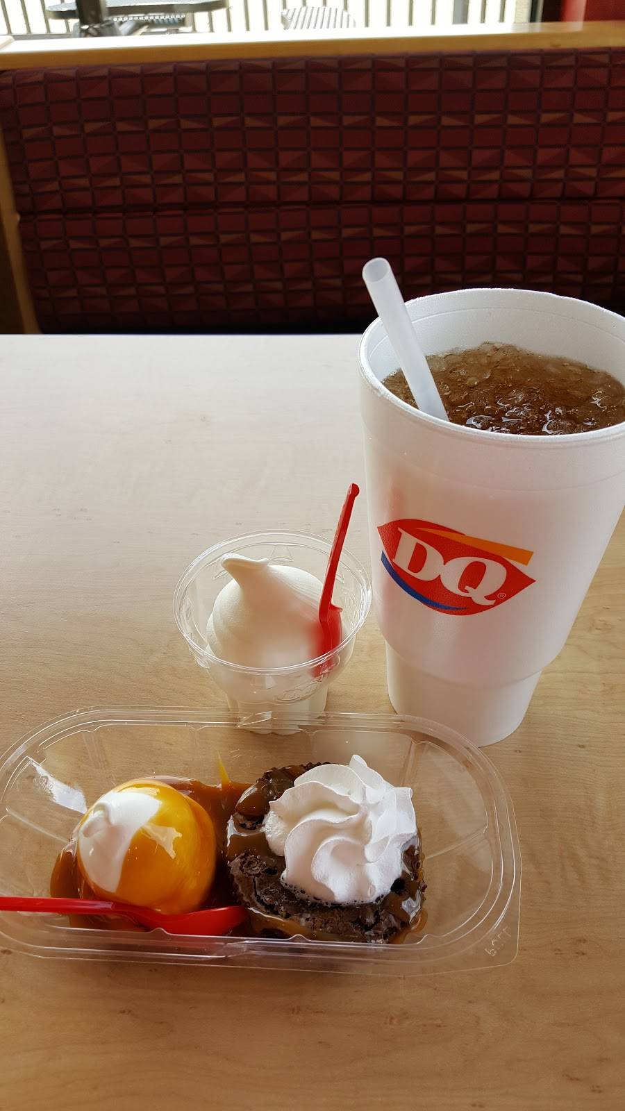 Dairy Queen Grill & Chill | restaurant | 395 E Davis Dr, Terre Haute, IN 47802, USA | 8122349653 OR +1 812-234-9653