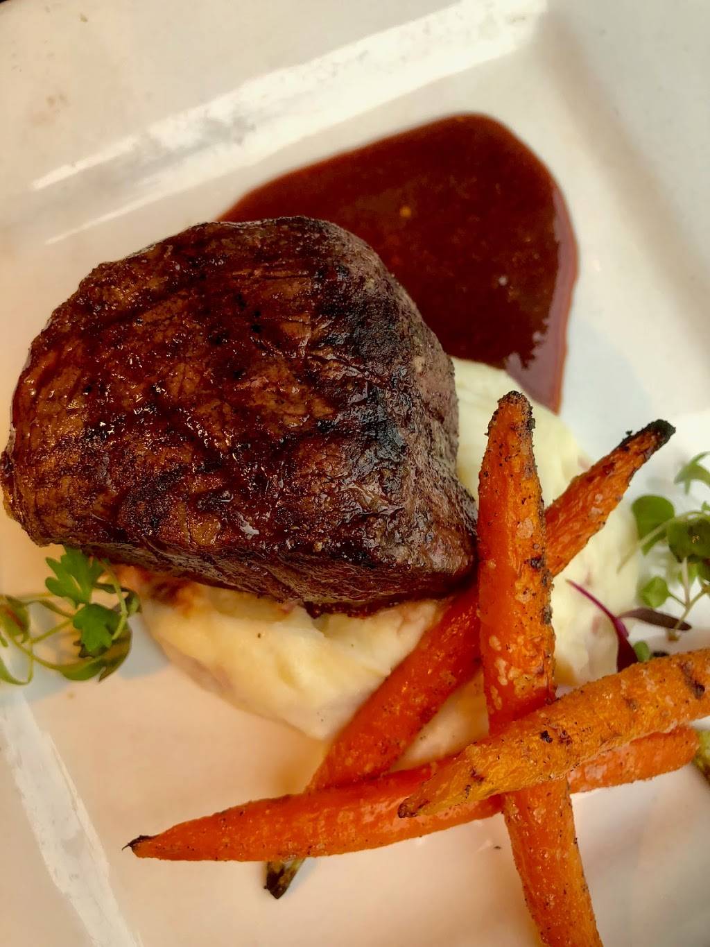 Village Bar and Grill | restaurant | 1001 Heavenly Village Way #50, South Lake Tahoe, CA 96150, USA | 5305238024 OR +1 530-523-8024