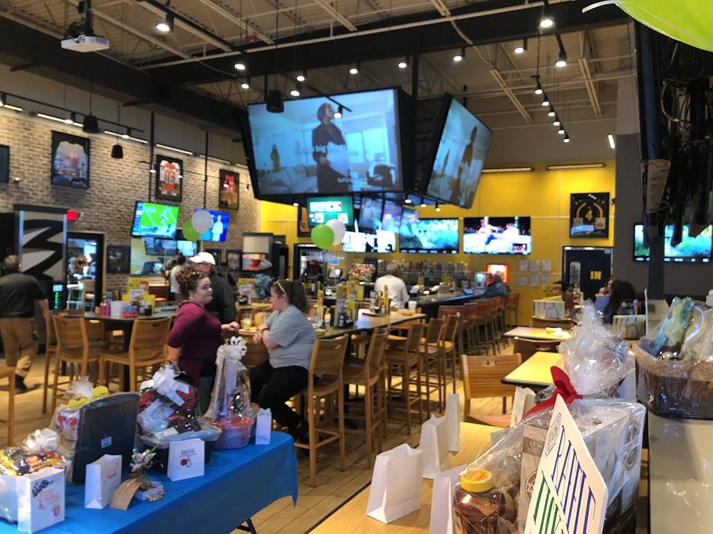 Buffalo Wild Wings | restaurant | 501 Stanton Christiana Rd, Newark, DE 19713, USA | 3029999211 OR +1 302-999-9211