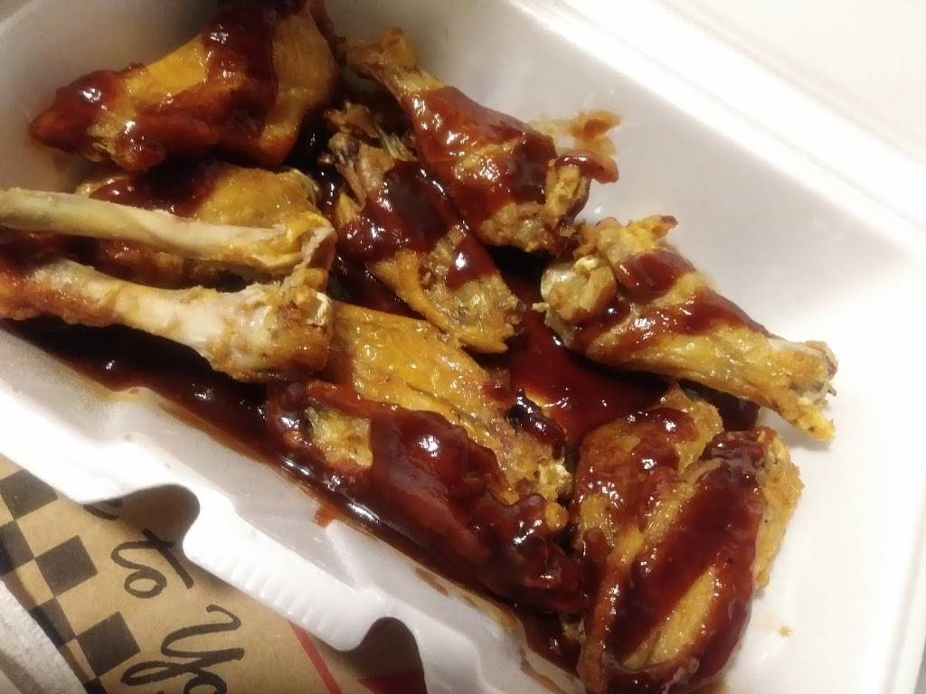 Chriss Pizza | meal delivery | 3701 Haverford Ave, Philadelphia, PA 19104, USA | 2153862344 OR +1 215-386-2344