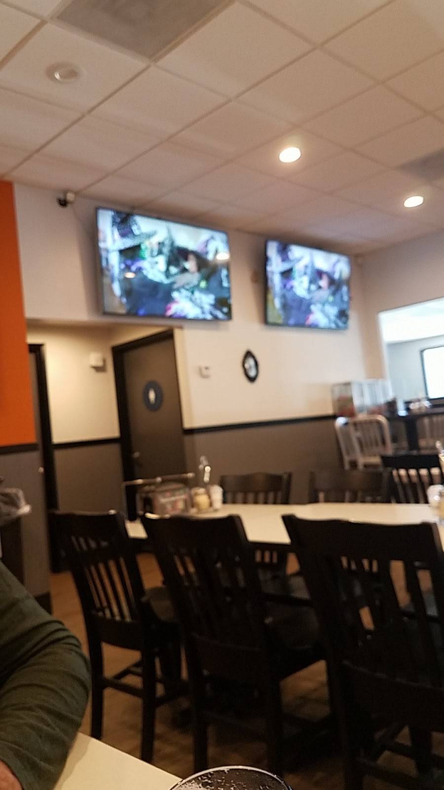 Round Table Pizza | meal delivery | 1159 Redmond Ave, San Jose, CA 95120, USA | 4089972313 OR +1 408-997-2313