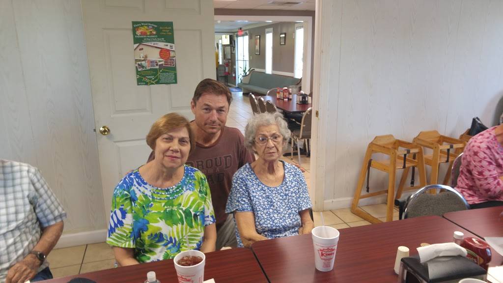 Kings BBQ & Chicken | restaurant | 416 Kingold Blvd, Snow Hill, NC 28580, USA | 2527470126 OR +1 252-747-0126