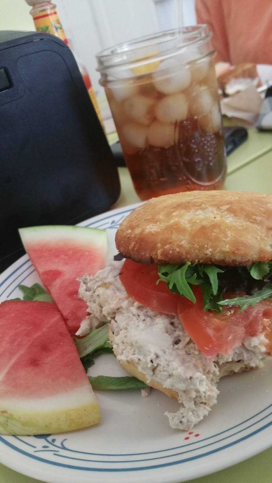 The SchoolHouse Cafe | cafe | 506 Harpswell Neck Rd, Harpswell, ME 04079, USA | 2074062316 OR +1 207-406-2316